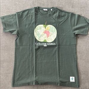 Kith “NY to the World”  Mens T-Shirt with Apple Graphic
